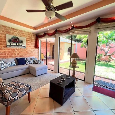 Beautiful Home W/ Backyard, Ac - Close To Airport Brasil Extérieur photo