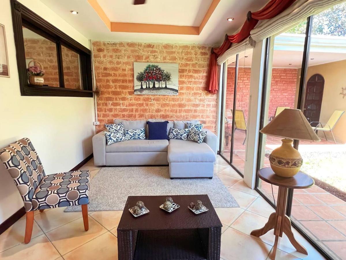 Beautiful Home W/ Backyard, Ac - Close To Airport Brasil Extérieur photo